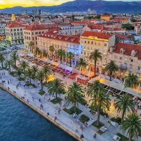 Anamarija-bacvice דירה *