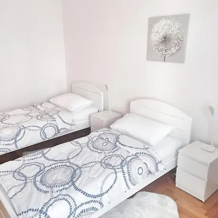 Anamarija-bacvice Apartament *